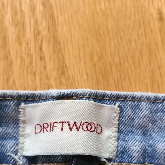 Driftwood Embroidered Floral Cropped Jeans - Picture 2 of 11